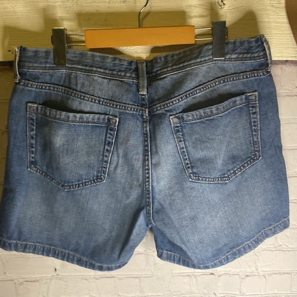Old Navy Flirt 2 Denim High Rise Medium Wash Shorts Size 12 2 pairs - Picture 9 of 12